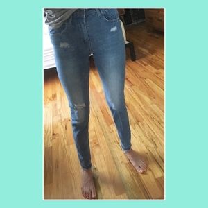 Levi's 721 High Rise Skinny Jeans -  24